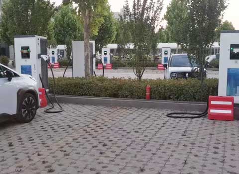 城市充電樁，助力電動車普及